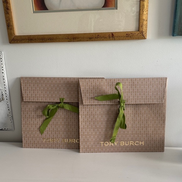 Tory Burch Brown Gift Bags with Green Ribbon and Shoe Box (3) - Picture 3 of 12